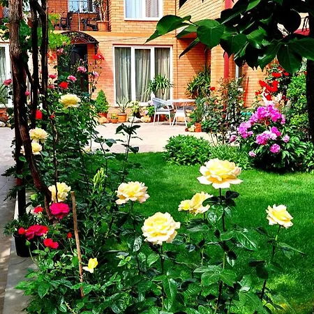 Green Garden Тбилиси Экстерьер фото
